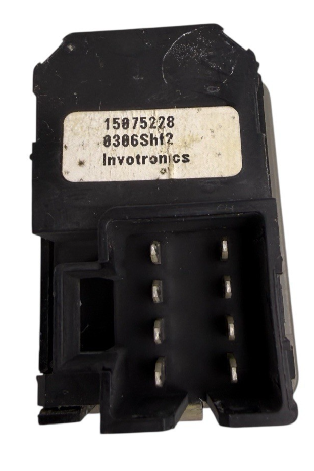 Rear Power Window Switch RH or LH 15066247 for 2000-2002 — photo 3