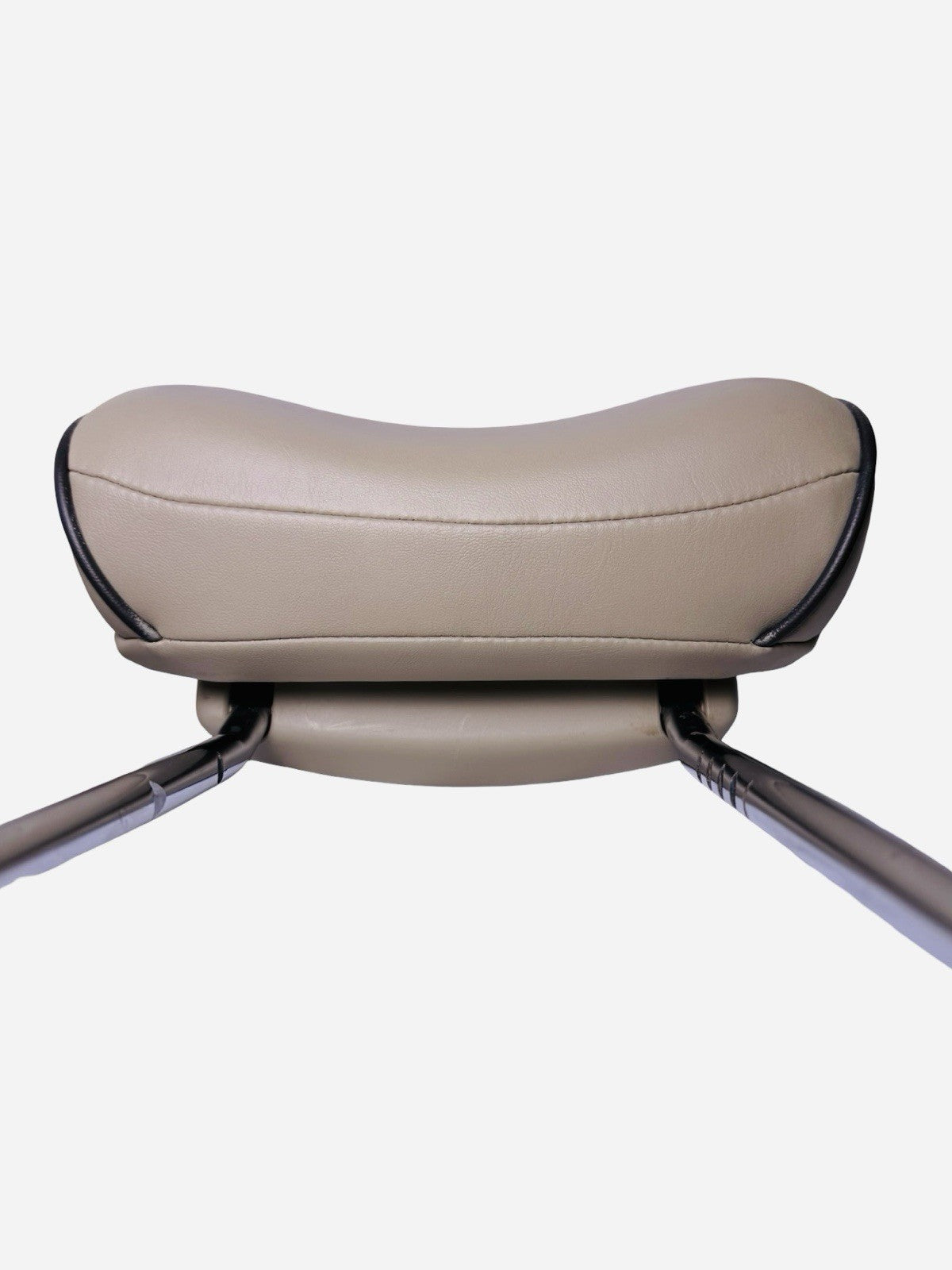 Overland AHR Headrest – Saddle Tan w/ Brown Piping for 2011-2014 Jeep Grand Cherokee — photo 10