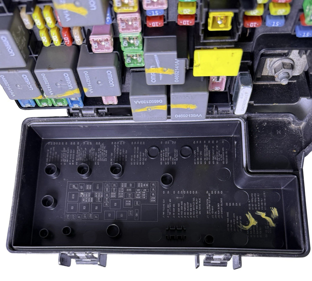 TIPM / Fuse Box – 3.7L – KAD09C02B5 for 2007 Dodge Nitro — photo 6