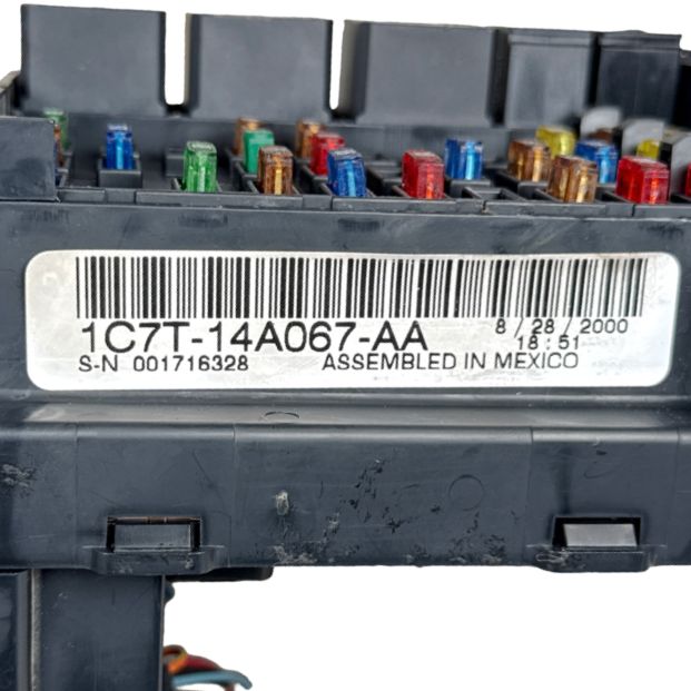 2000-2001 Ford Excursion Central Junction Fuse Box OEM 1C7T-14A067-AA - Photo 4