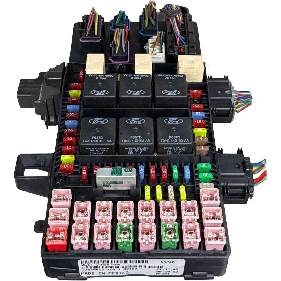 2003 Ford Expedition Fuse Box Relay Panel OEM 2L1T-14A067-AN - Photo 12