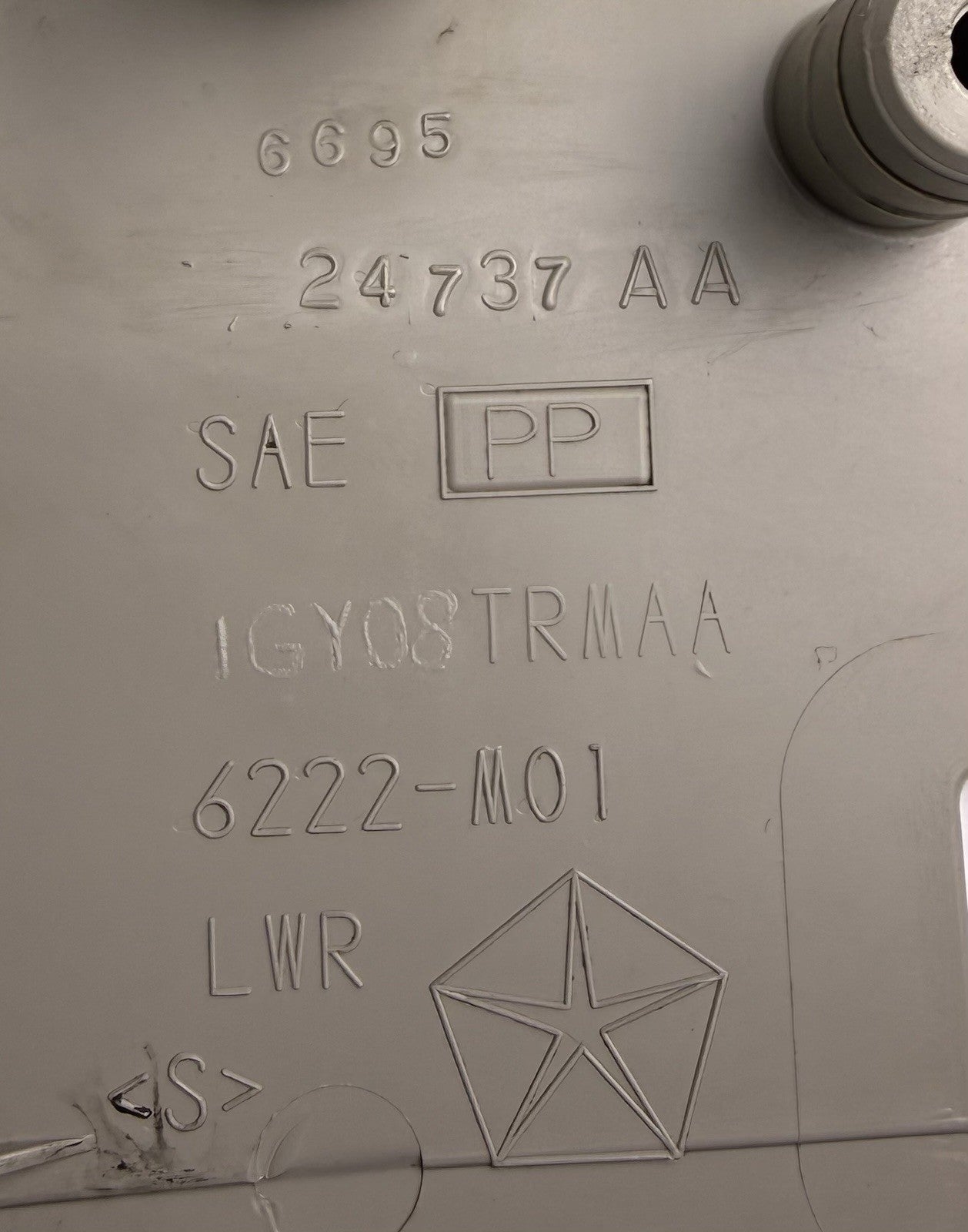 OEM 2007-2009 Chrysler Aspen Dodge Durango Driver Steering Column Shroud Bezel Upper Lower Trim