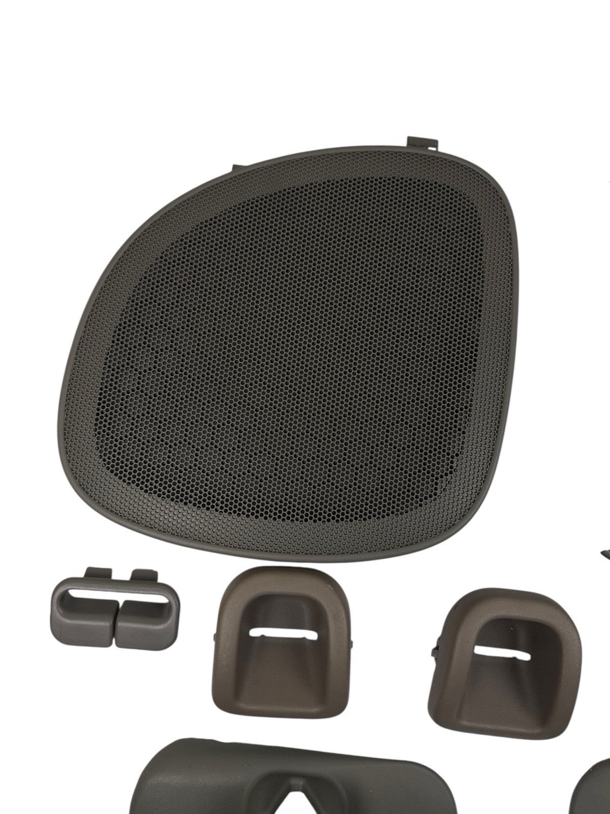 Rear Deck Speaker Trim Set for 2000-2004 Chevrolet Malibu — photo 5