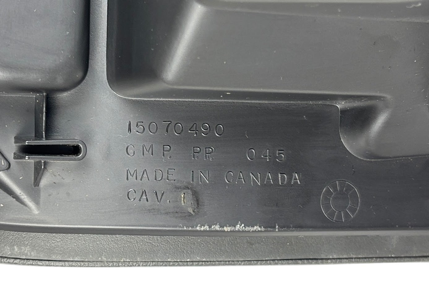 OEM 2003-2006 Tahoe Yukon Escalade etc Console Dark Pewter 15070490 2003-2006