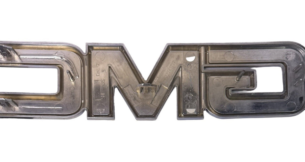 GM Yukon GM Chrome Red Grille Emblem Logo 15126352 for 2007-2014 GMC Acadia — photo 5