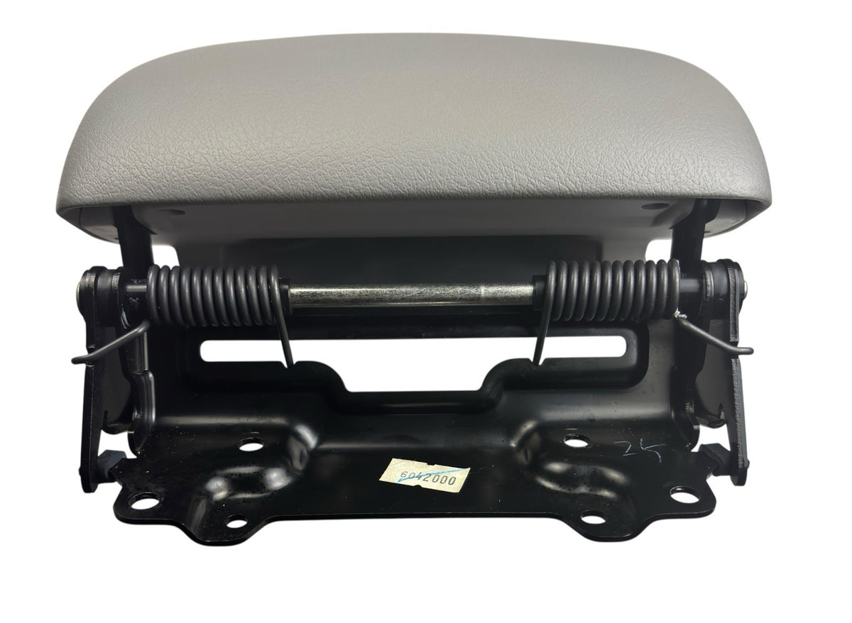 Gray Leather Console Lid Armrest Lid Assembly 58905-06200-B1 for 2007-2011 Toyota Camry — photo 6