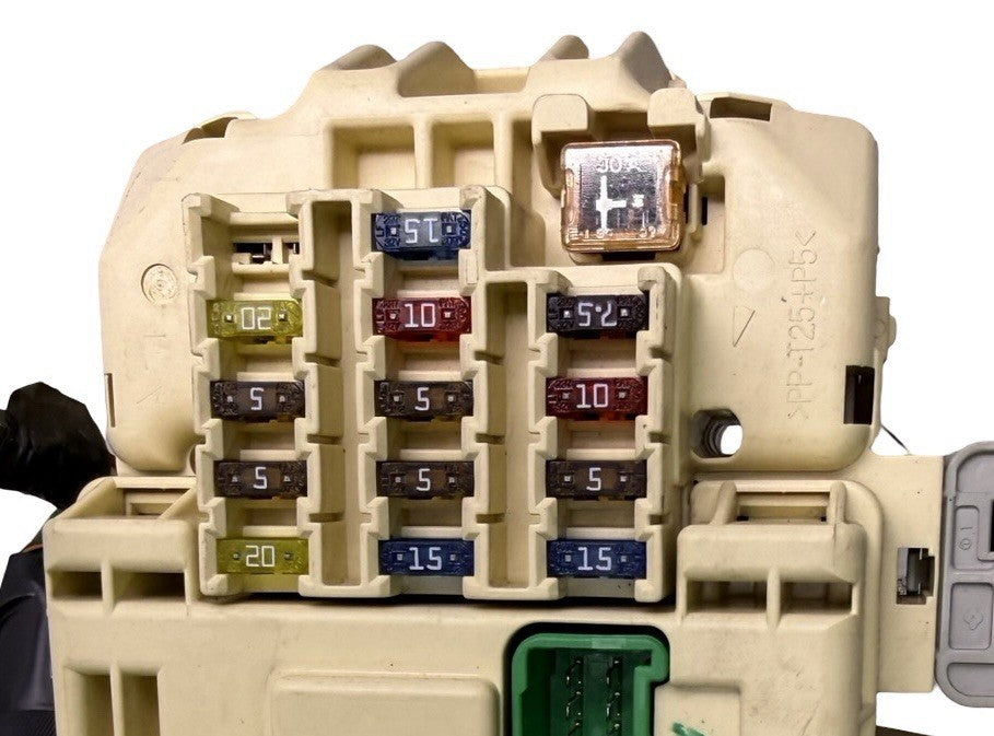 Tundra Interior Fuse Box Under‑Dash Cabin Relay Block for 2000-2006 Toyota — 7340‑4801