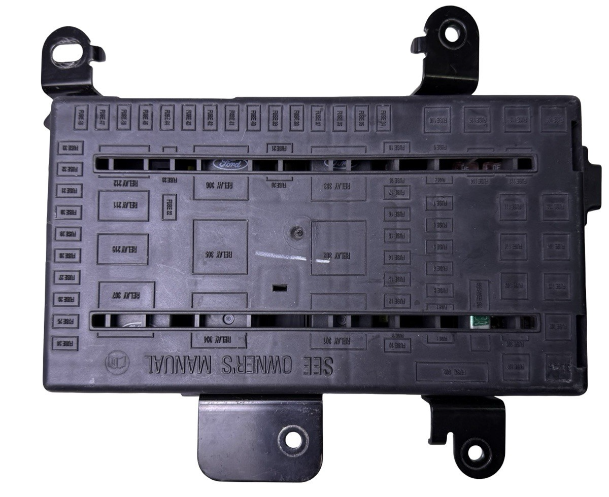 OEM 2002 Ford F-250 F250 F350 Super Duty Fuse Box PM2C7T-14A067-AN Interior Pane — Part# PM2C7T-14A067-AN