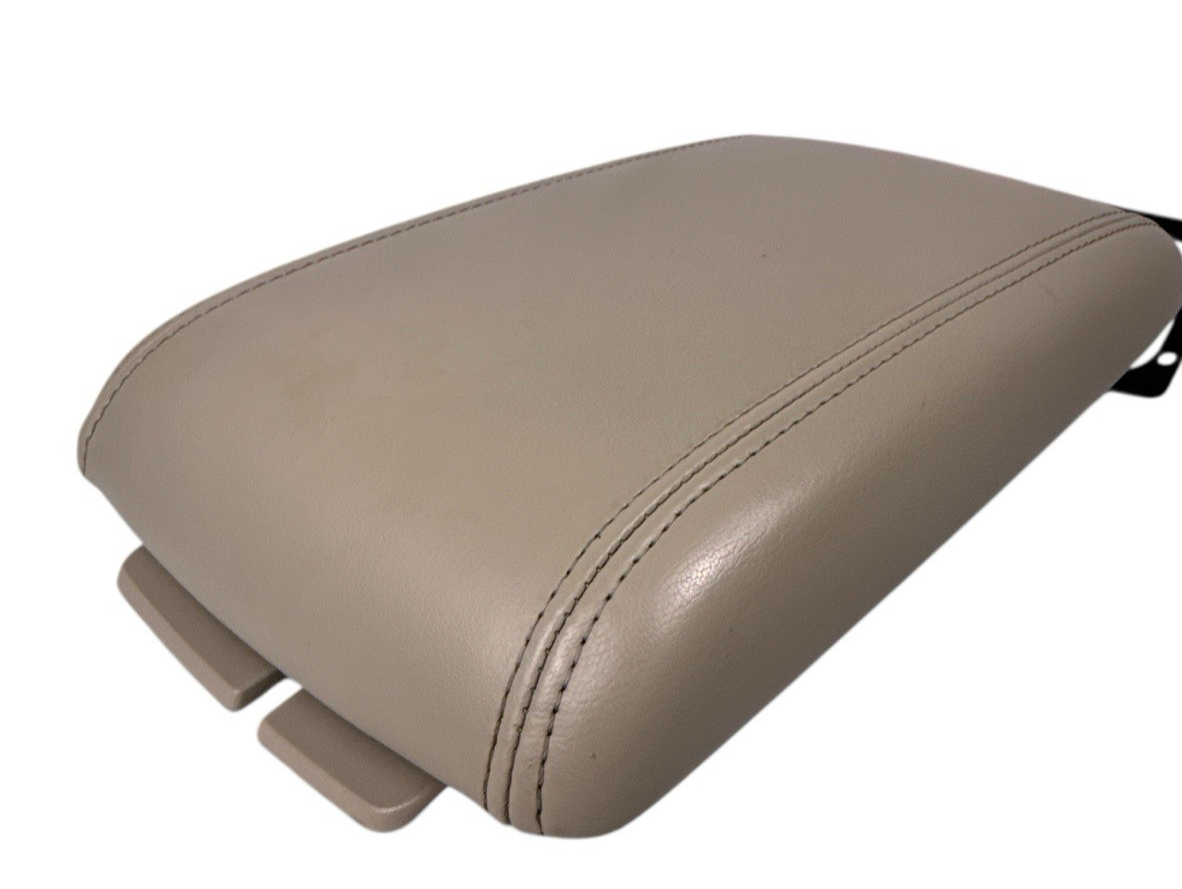 OEM 06-11 DTS Lucerne Center Console Armrest Lid Beige/Cashmere (GM code 32I)