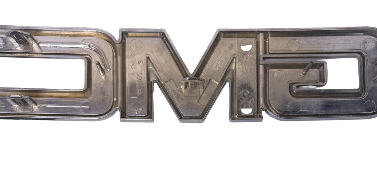 GM Yukon GM Chrome Red Grille Emblem Logo 15126352 for 2007-2014 GMC Acadia — photo 6