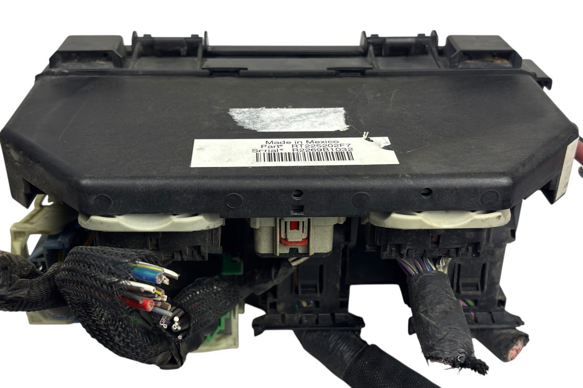 Chrysler Town & Country Caravan Journey Routan TIPM Fusebox w/Pigtails 04692305AE for 2008-2010 Dodge Grand Caravan — photo