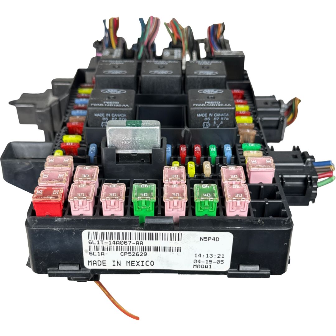 2006 Ford Expedition Fuse Box Relay Panel OEM 6L1T-14A067-AA - Photo 3