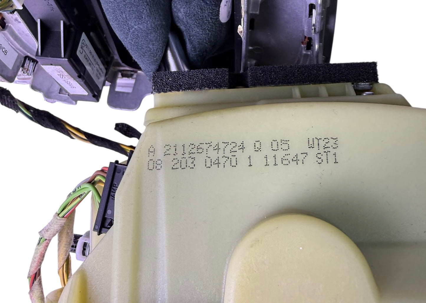 03–11 Mercedes W211 E320 E350 E500 CLS500 Gear Shifter Selector 2112674724 OEM